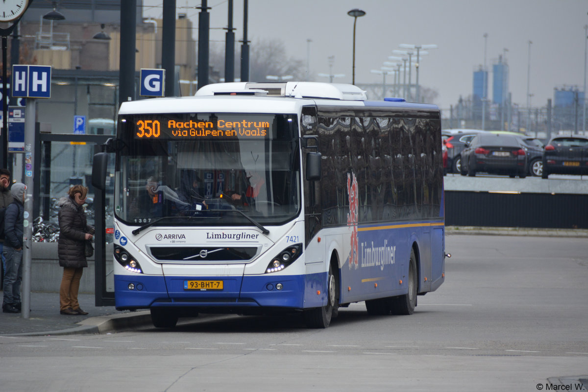 93-BHT-7 fährt am 06.02.2018 auf der Linie 350. Aufgenommen wurde ein Volvo 8900 / Maastricht.