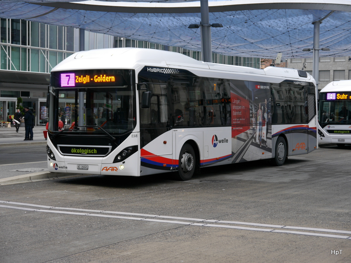 AAR - Volvo 7900 Hybrid  Nr.45  AG 26045 bei den Bushaltestellen vor dem Bahnhof in Aarau am 27.01.2018