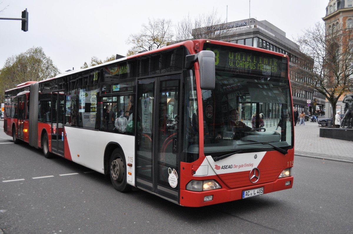 AC-L 485 in der Innenstadt von Aachen. Aufgenommen am 05.11.2013.