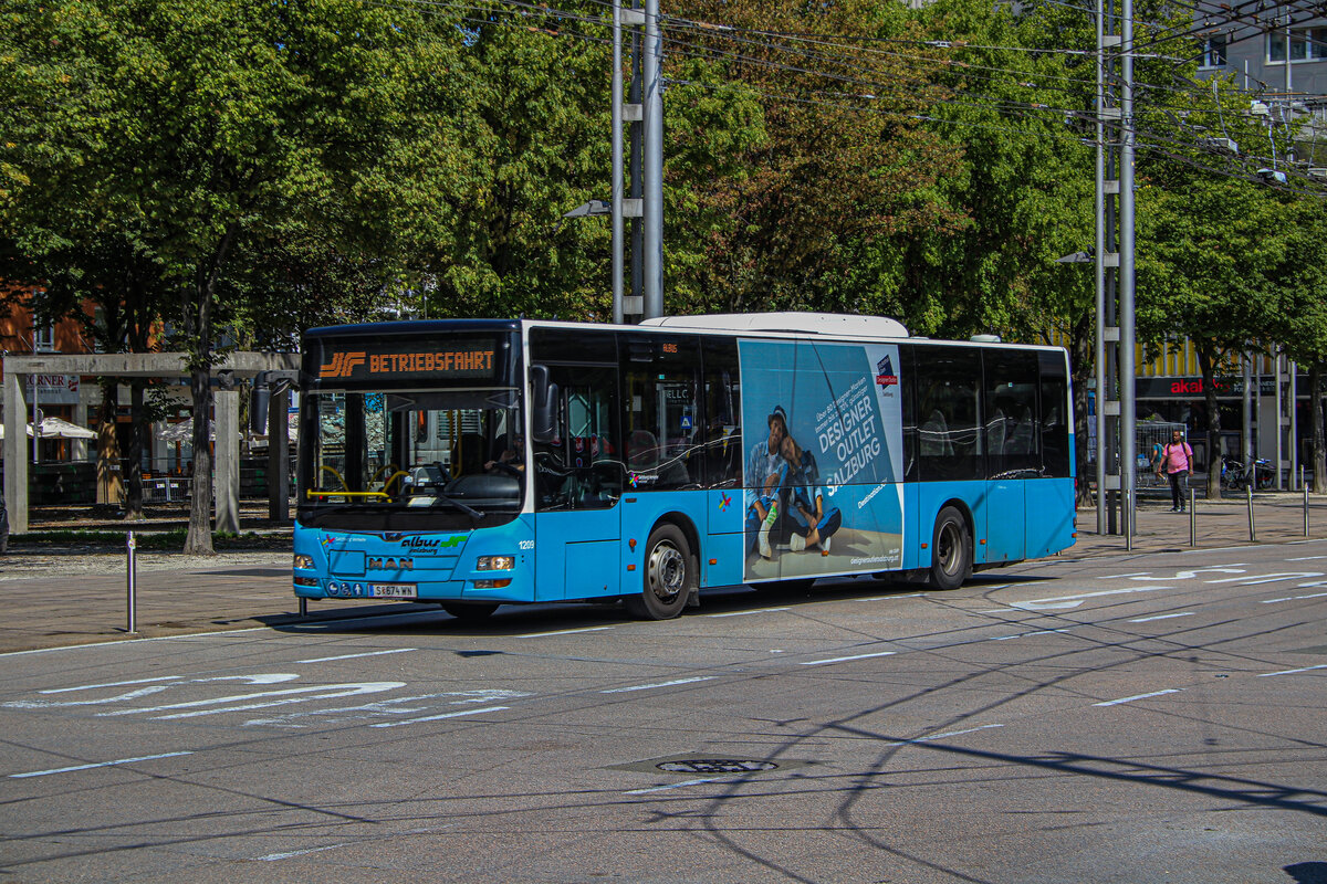 Albus Wagen 1209. Erkennbar an der Lackierung war dieser Bus vor seinem Einsatz in Salzburg beim LUP in St. Pölten unterwegs.