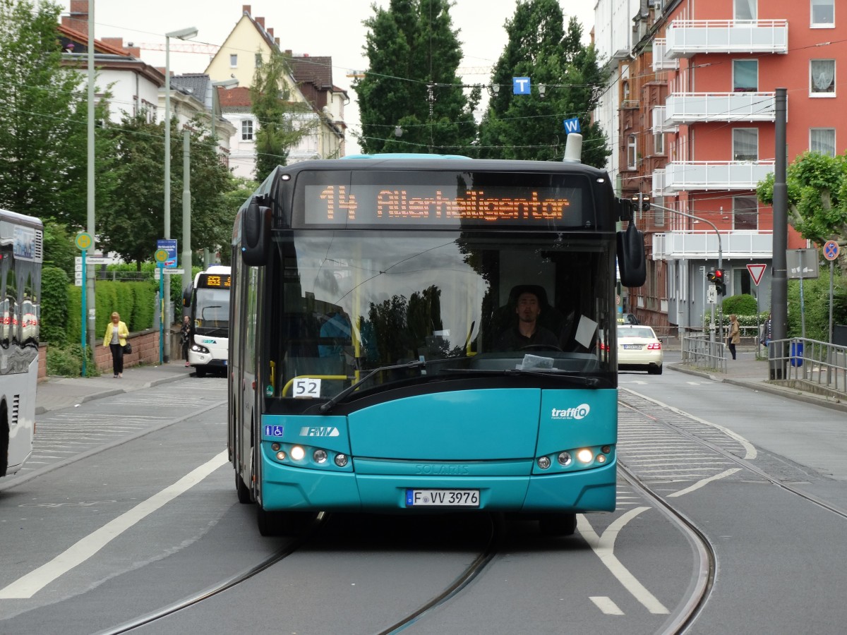 Alpina Veolia Solaris Urbino am 24.05.14 in Frankfurt auf der Linie 14 als SEV (Schienenersatzverkehr) 