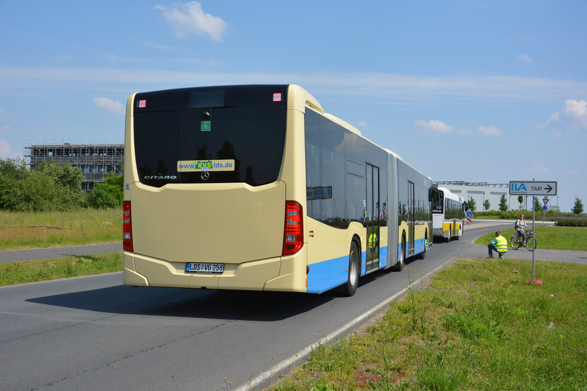 Am 04.06.2016 fährt LDS-VG 258 für die ILA 2016 Shuttle auf der Shuttle Linie  P3 . Aufgenommen wurde ein Mercedes Benz Citaro G II der RVS.
