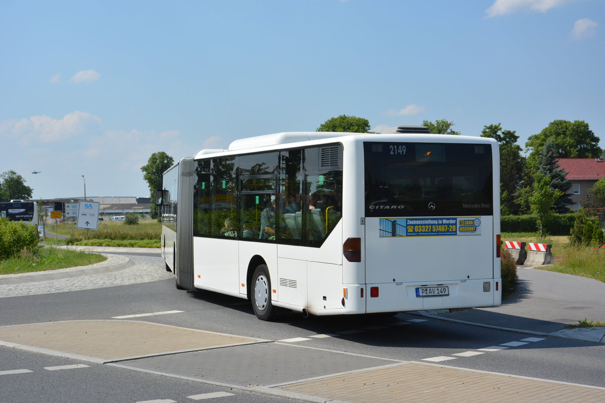 Am 04.06.2016 fährt P-AV 149 für die ILA 2016 auf der Shuttle Linie  P . Aufgenommen wurde ein Mercedes Benz Citaro I G der BVSG.
