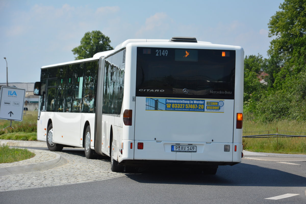 Am 04.06.2016 fährt P-AV 149 für die ILA 2016 auf der Shuttle Linie  P . Aufgenommen wurde ein Mercedes Benz Citaro I G der BVSG.
