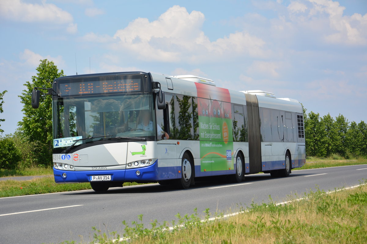 Am 04.06.2016 fährt P-AV 314 für die ILA 2016 auf der Shuttle Linie  P3 . Aufgenommen wurde ein Solaris Urbino 18 der BVSG (Betriebshof Werder Havel).