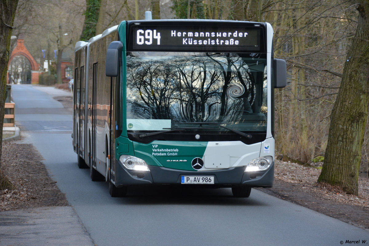 Am 05.03.2017 fährt P-AV 986 auf der Linie 694 nach Hermannswerder Küsselstraße. Aufgenommen wurde ein Fabrikneuer Mercedes Benz Citaro G der zweiten Generation.