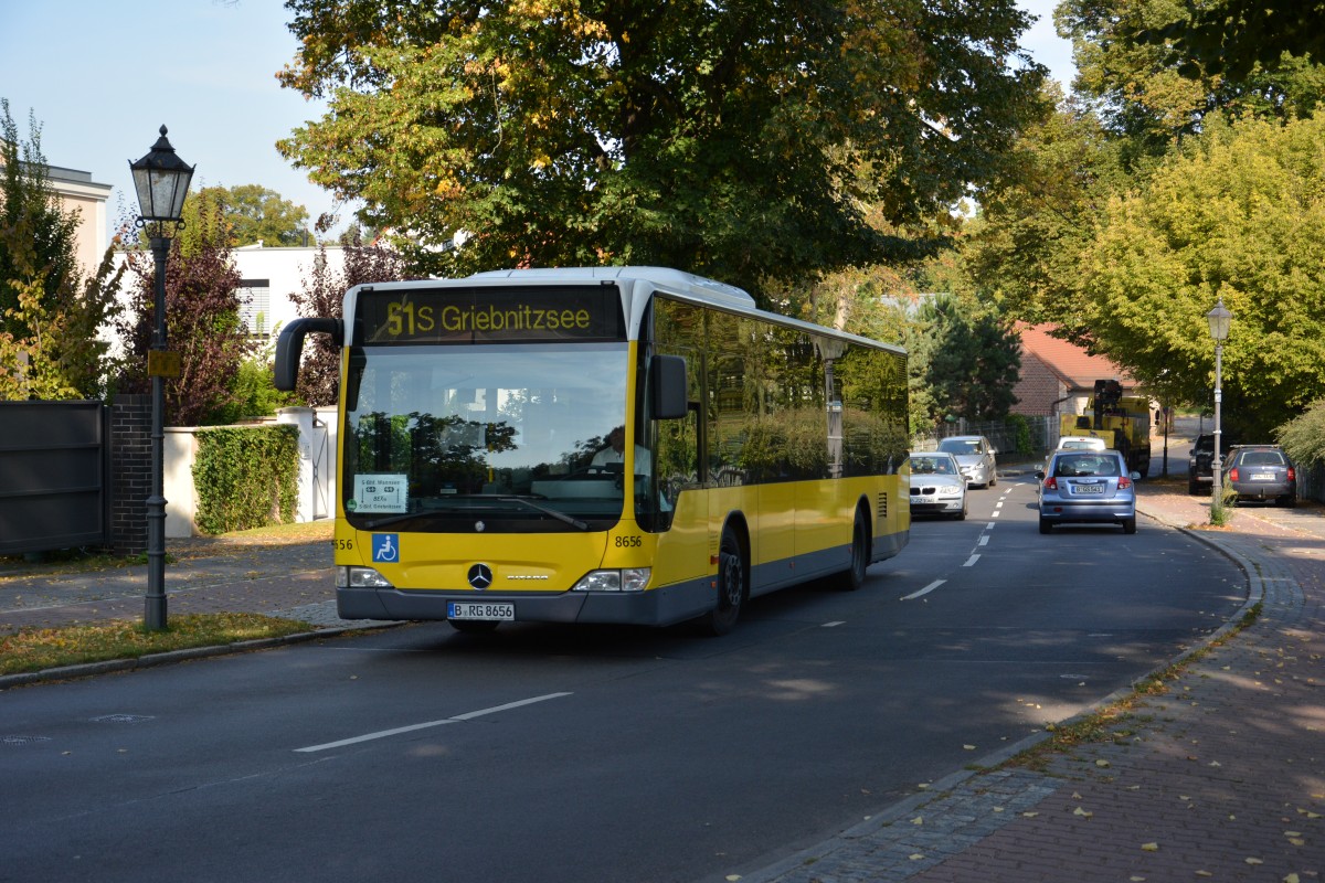 Am 05.09.2014 fährt B-RG 8656 (Mercedes Benz O530 Facelift) auf S1 SEV zum Bahnhof Griebnitzsee.
