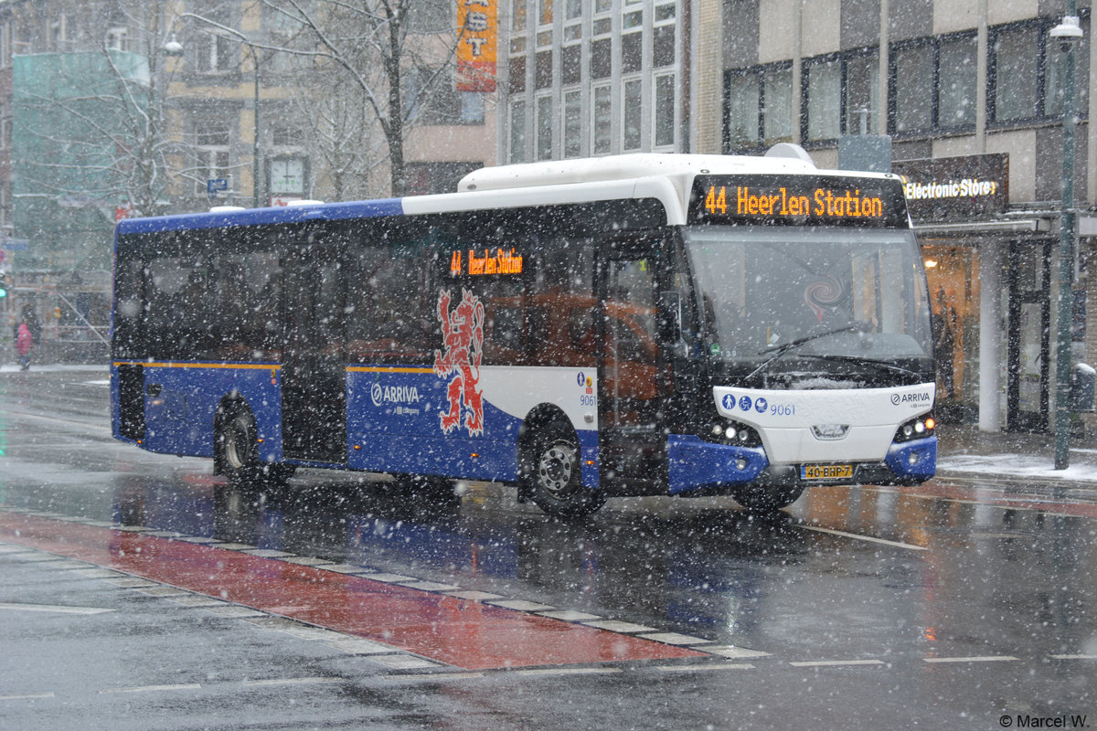 Am 06.02.2018 ist 40-BHP-7 auf der Linie 44 in Aachen unterwegs. Aufgenommen wurde ein VDL Citea.