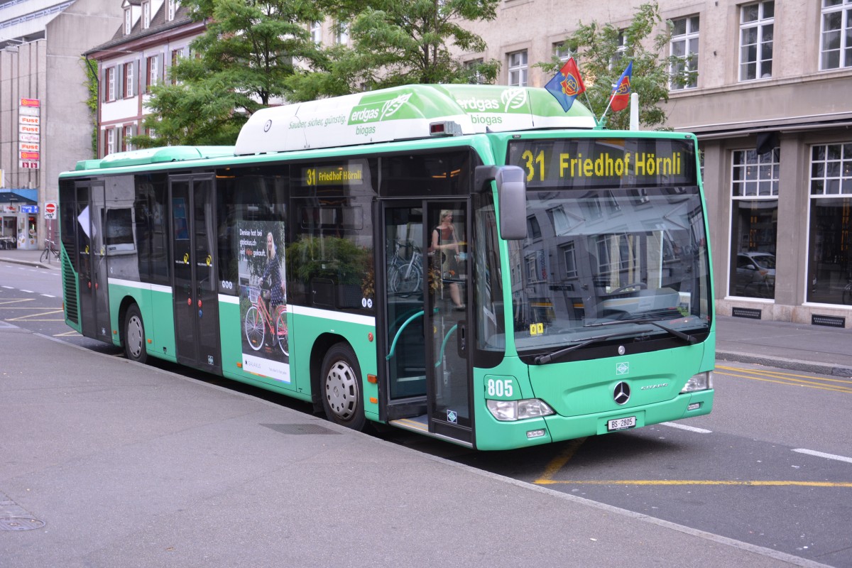 Am 07.06.2015 steht BS-2805 (Mercedes Benz Citaro Facelift CNG) am Claraplatz in Basel.
