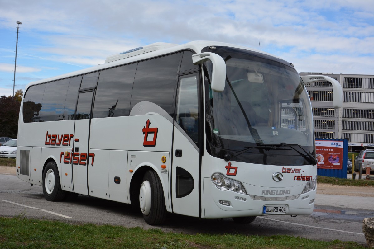 Am 07.10.2015 steht UL-RB 464 in Konstanz am Bahnhof. Aufgenommen wurde ein King Long von bayer-reisen. 