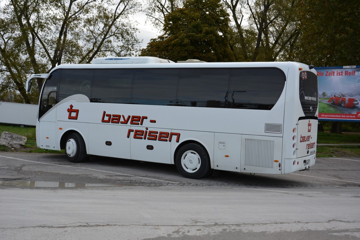 Am 07.10.2015 steht UL-RB 464 in Konstanz am Bahnhof. Aufgenommen wurde ein King Long von bayer-reisen.
