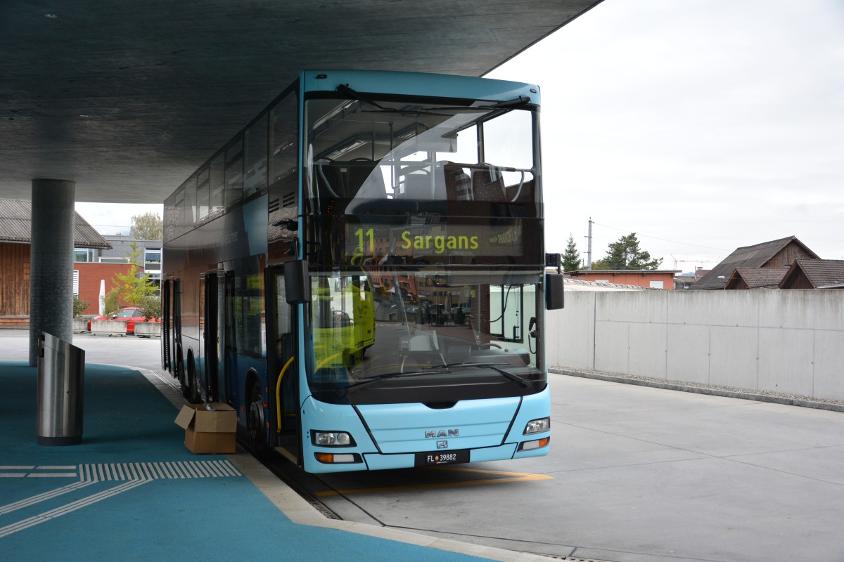 Am 08.10.2015 fährt FL-39882 (MAN Lion's City DD) auf der Linie 11. Aufgenommen am Busbahnhof Schaan, Liechtenstein.
