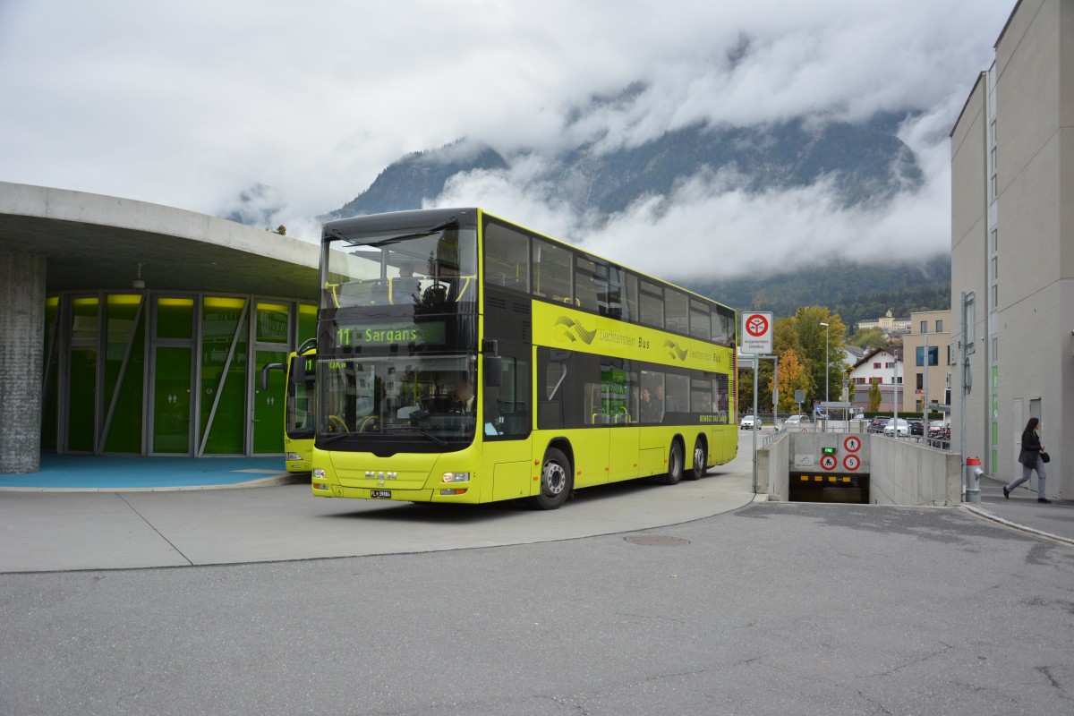 Am 08.10.2015 fährt FL-39884 (MAN Lion's City DD) auf der Linie 11. Aufgenommen am Busbahnhof Schaan, Liechtenstein.
