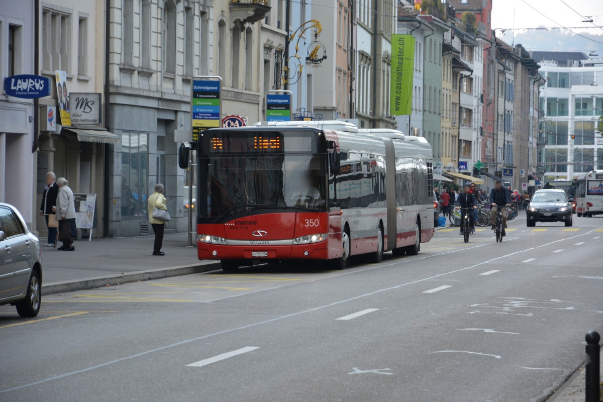 Am 14.10.2015 fährt ZH-793350 auf der Linie 14. Aufgenommen wurde ein Solaris Urbino 18 / Winterthur Stadthausstrasse.
