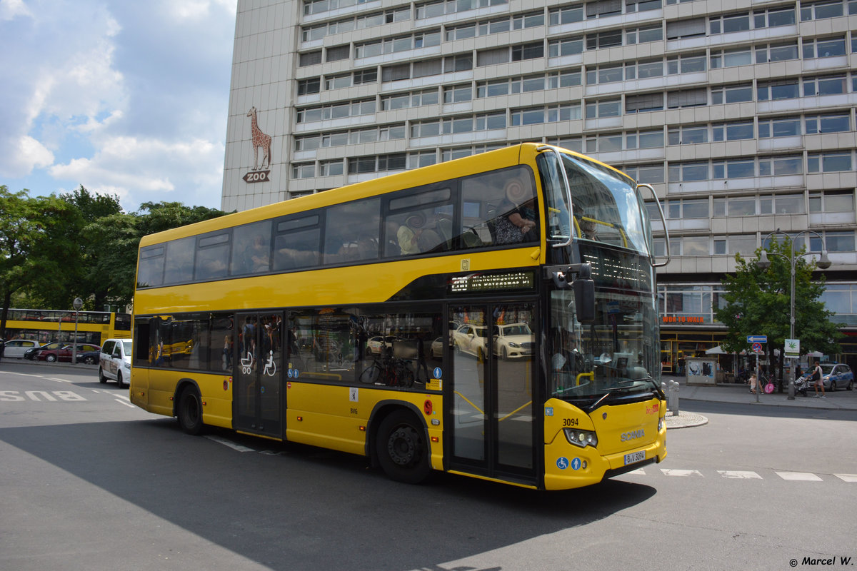 Am 15.07.2017 fährt B-V 3094 auf der Linie 200 zwischen Berlin Zoologischer Garten und Michelangelostraße. Aufgenommen wurde ein Scania Citywide LFDD.
