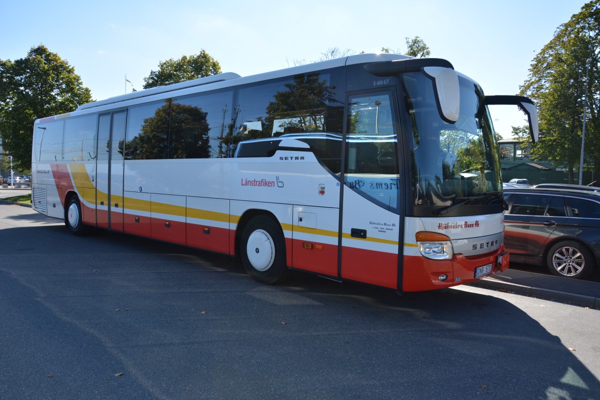 Am 15.09.2014 seht dieser Setra 416 GT mit dem Kennzeichen DNR 570 am Bahnhof Jönköping.