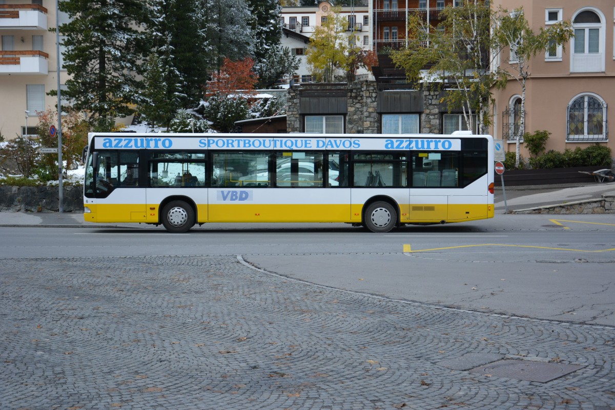 Am 15.10.2015 fährt GR-53473 auf der Linie 3. Aufgenommen wurde ein Mercedes Benz Citaro / Davos Dorf.