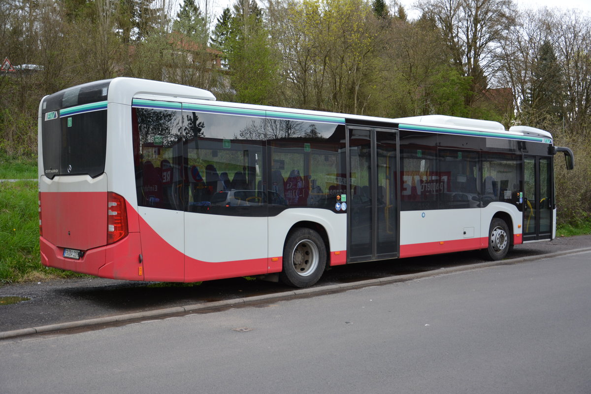 Am 16.04.2016 steht FB-BA 1190  Am alten Bahnhof  in Gedern. Aufgenommen wurde ein Mercedes Benz Citaro II.
