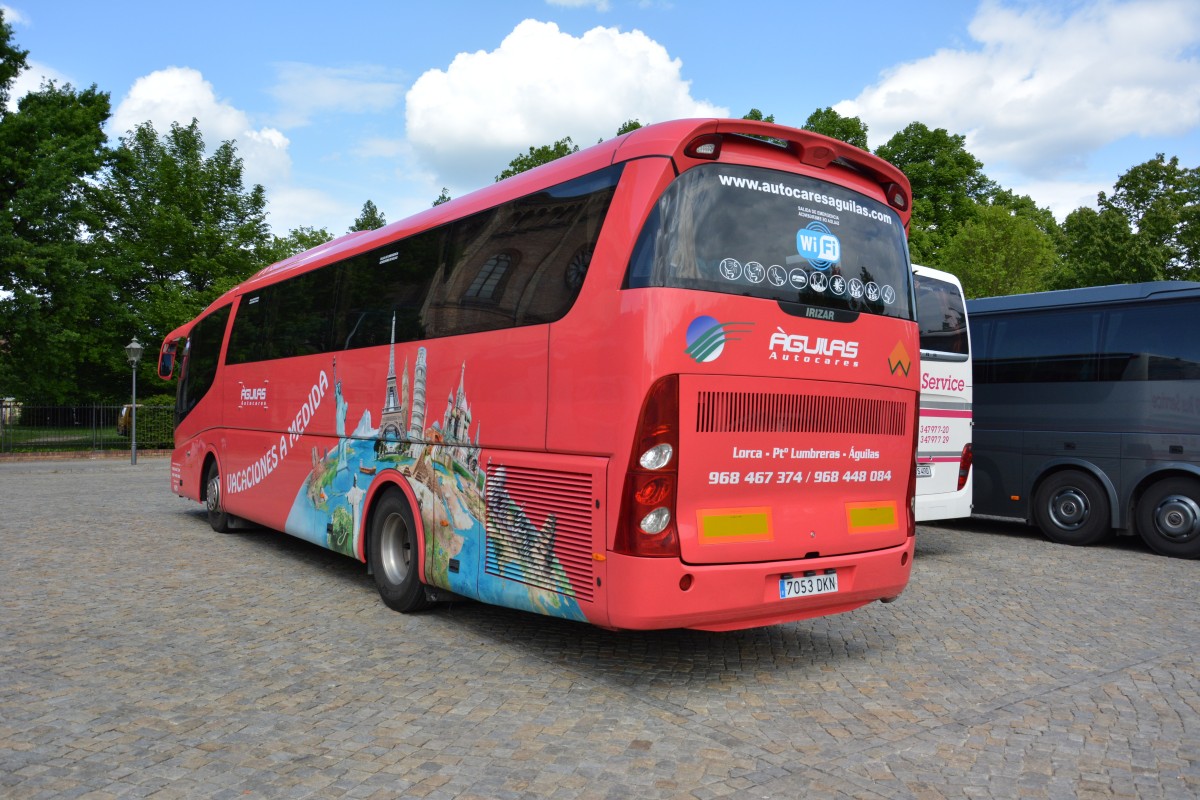 Am 17.05.2015 steht dieser Volvo Irizar (7053 DKN) auf dem Bassinplatz in Potsdam.
