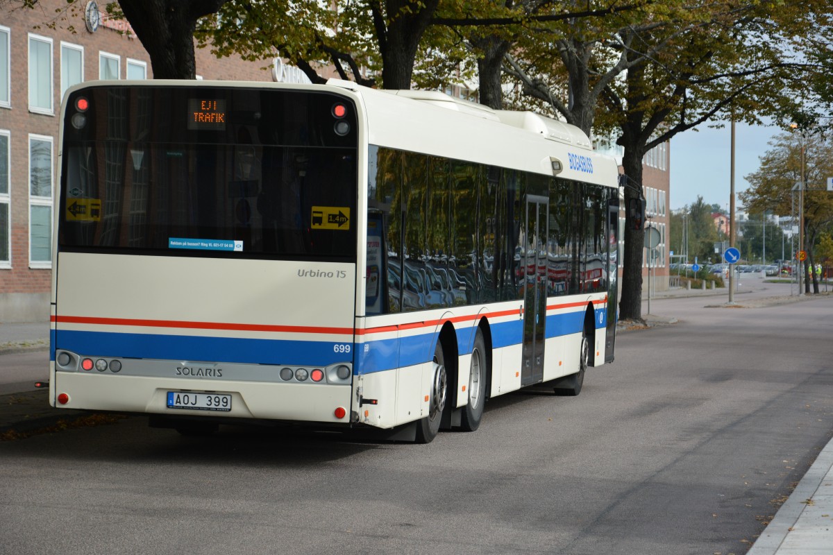Am 17.09.2014 wurde dieser Solaris Urbino 15 CNG mit dem Kennzeichen AOJ 399 in Västerås aufgenommen.