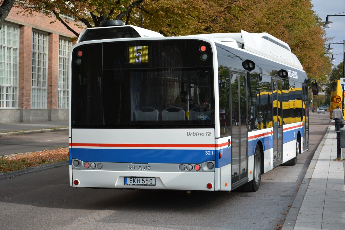 Am 17.09.2014 wurde dieser Solaris Urbino 12 CNG mit dem Kennzeichen EKH 550 in Västerås aufgenommen.