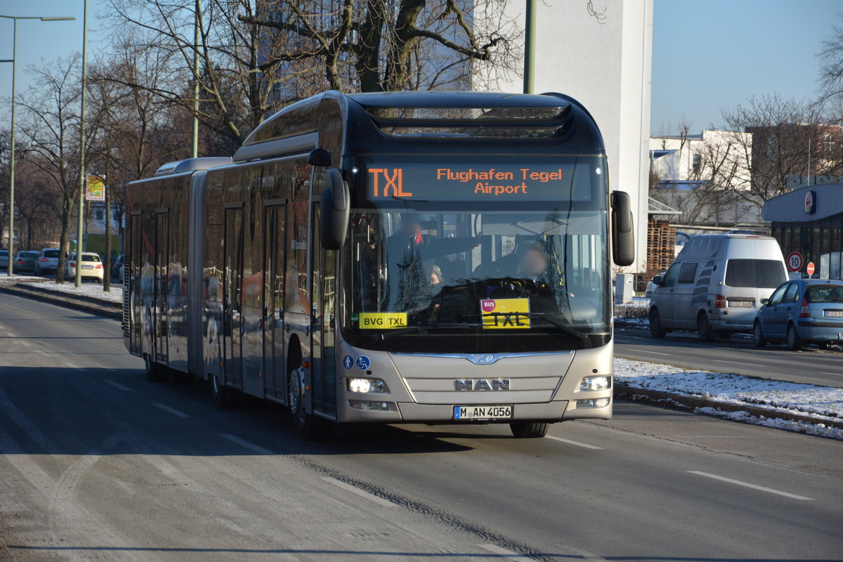 Am 22.01.2016 fährt M-AN 4056 auf der Linie TXL zum Flughafen Tegel. Aufgenommen wurde ein MAN Lion's City GL / Saatwinkler Damm.
