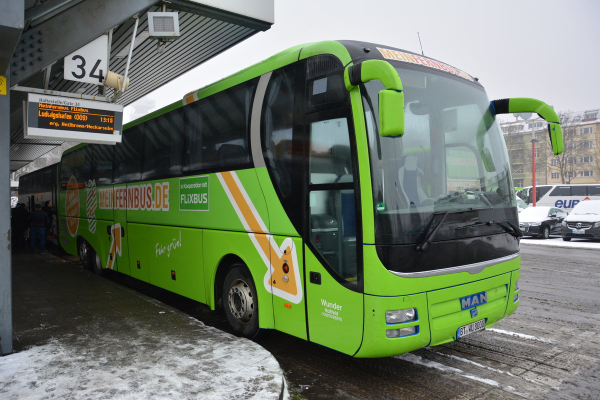 Am 23.01.2016 steht BT-WU 8000 am ZOB in Berlin. Aufgenommen wurde ein MAN Lion's Coach.
