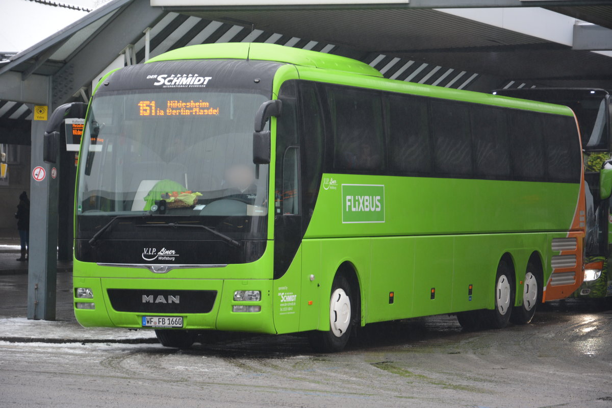 Am 23.01.2016 steht WF-FB 1660 am ZOB in Berlin und wartet auf seine Abfahrt nach Hildesheim. Aufgenommen wurde ein MAN Lion's Coach.
