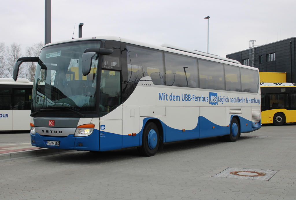 Am 23.03.2024 stand der UBB-Setra in Höhe Rostock Hauptbahnhof/Süd.