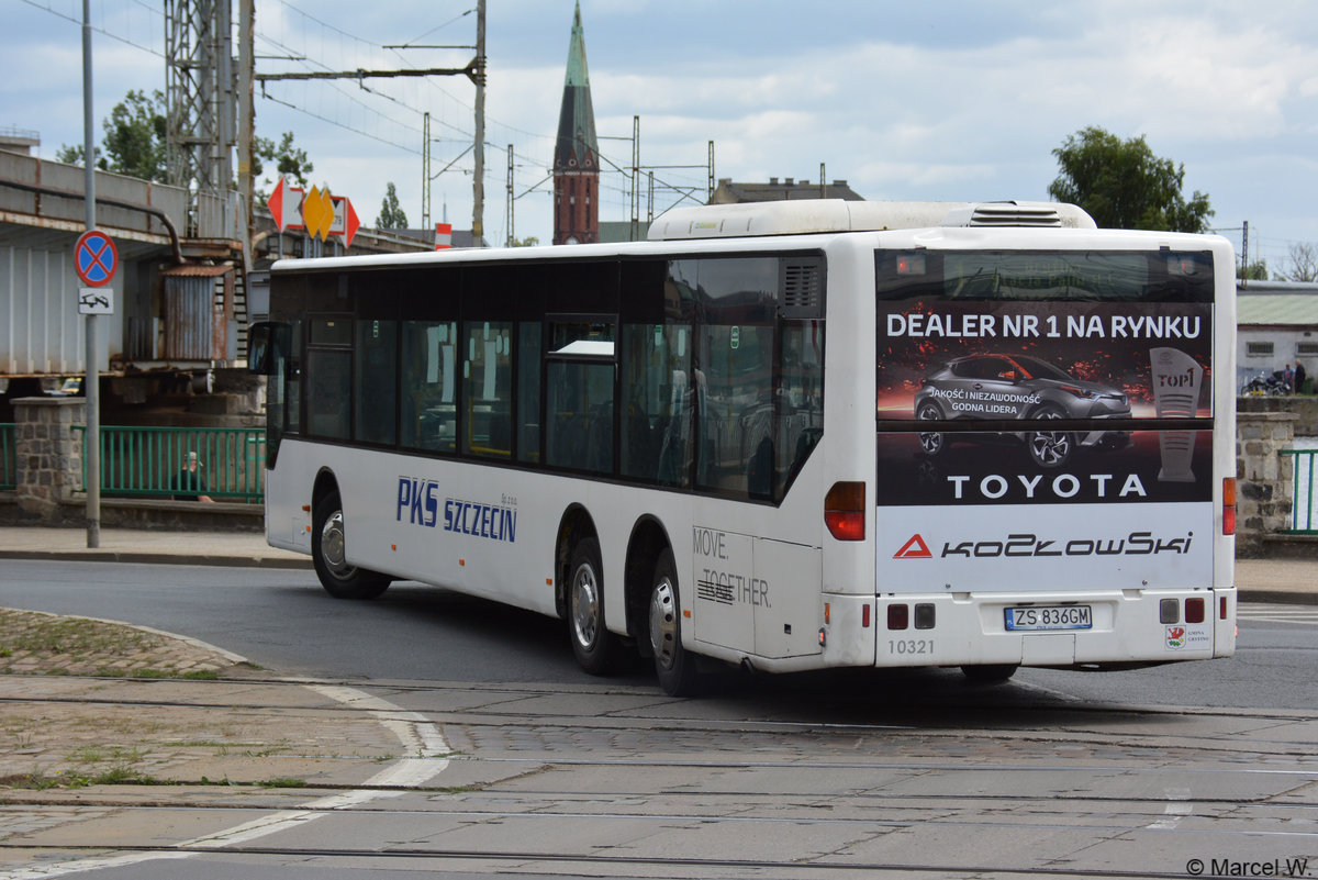 Am 23.06.2018 fuhr ZS-836GM durch Stettin. Aufgenommen wurde ein Mercedes Benz Citaro L der ersten Generation.