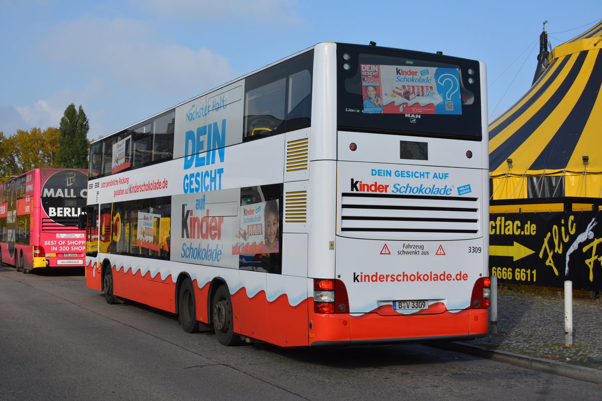 Am 23.10.2016 steht B-V 3309 an der Betriebshaltestelle Hertzallee. Aufgenommen wurde ein MAN Lion's City DL der BVG.