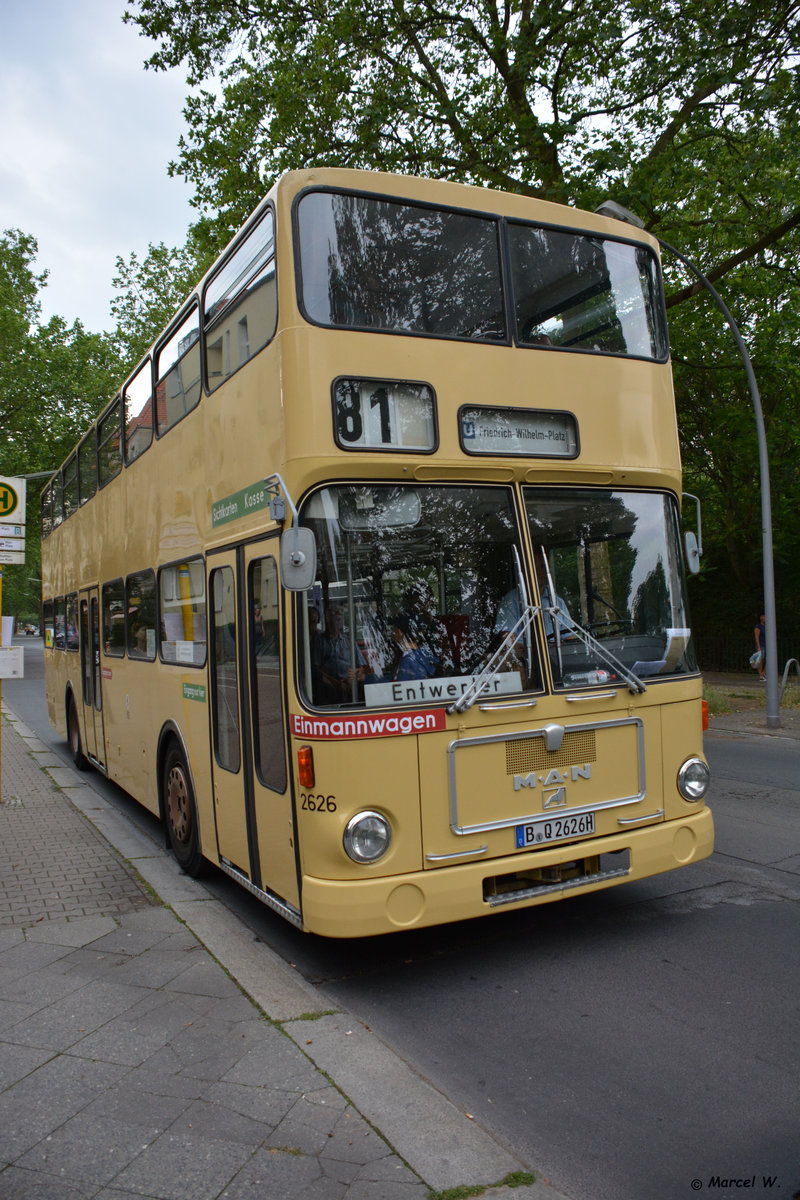 Am 24.06.2017 fährt B-Q 2626H auf der Linie 81 (Sonderfahrt) nach Friedrich-Wilhelm-Platz. Aufgenommen wurde ein MAN SD74.