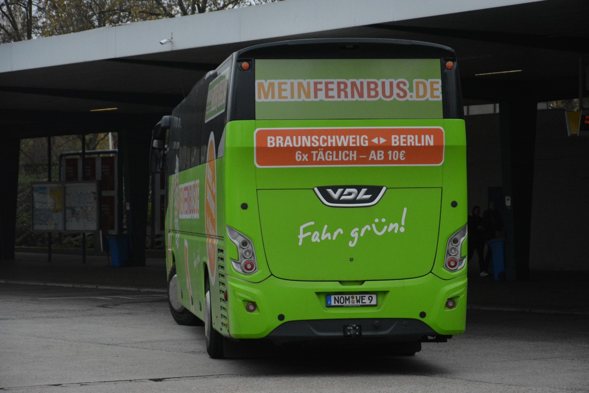 Am 25.10.2014 wird NOM-WE 9 (VDL Futura) am Halt Berlin ZOB bereitgestellt.
