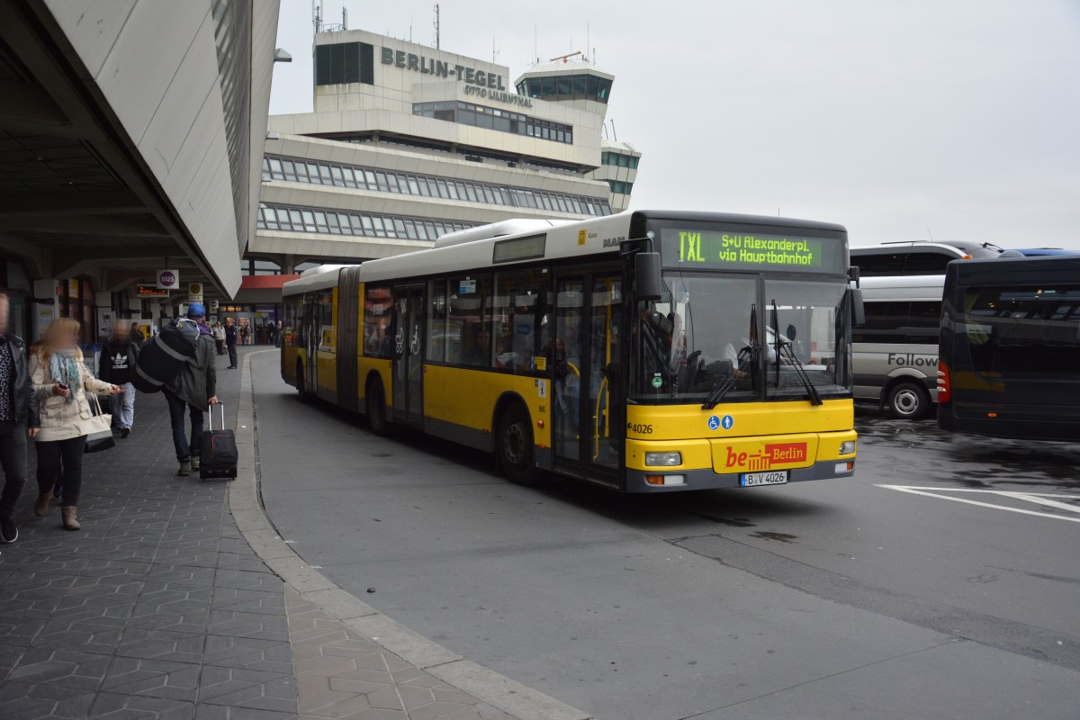 Am 26.10.2014 fährt B-V 4026 auf der Linie TXL. Aufgenommen wurde ein MAN NG 313, Flughafen Berlin Tegel.
