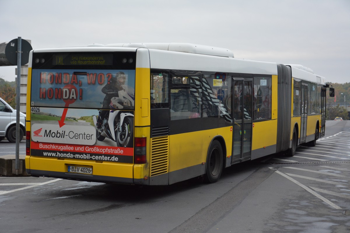 Am 26.10.2014 fährt B-V 4026 auf der Linie TXL. Aufgenommen wurde ein MAN NG 313, Flughafen Berlin Tegel.
