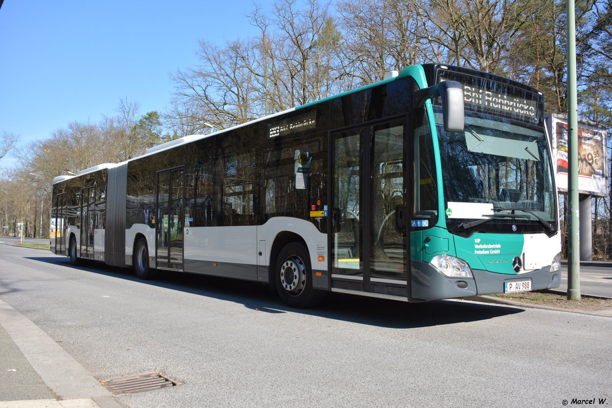 Am 28.03.2017 fährt P-AV 988 auf der Linie 693 zwischen dem Bahnhof Rehbrücke und Rathaus Babelsberg. Aufgenommen wurde ein Mercedes Benz Citaro der zweiten Generation.