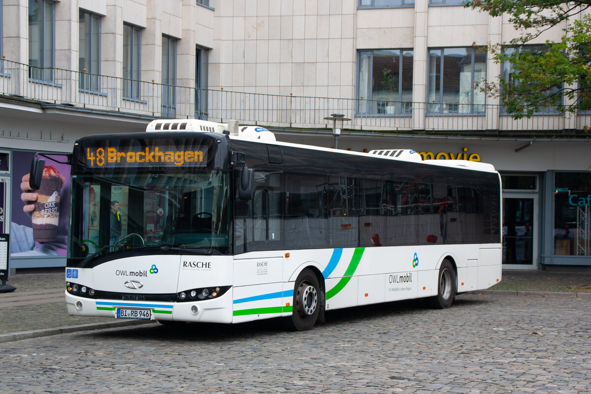 Am 6.10.2026 steht am Hauptbahnhof Bielefeld ein Solaris Urbino 12 III Solo Bus von Rasche Busverkehr GmbH BI-RB 946 als Linie 48 nach Brockhagen