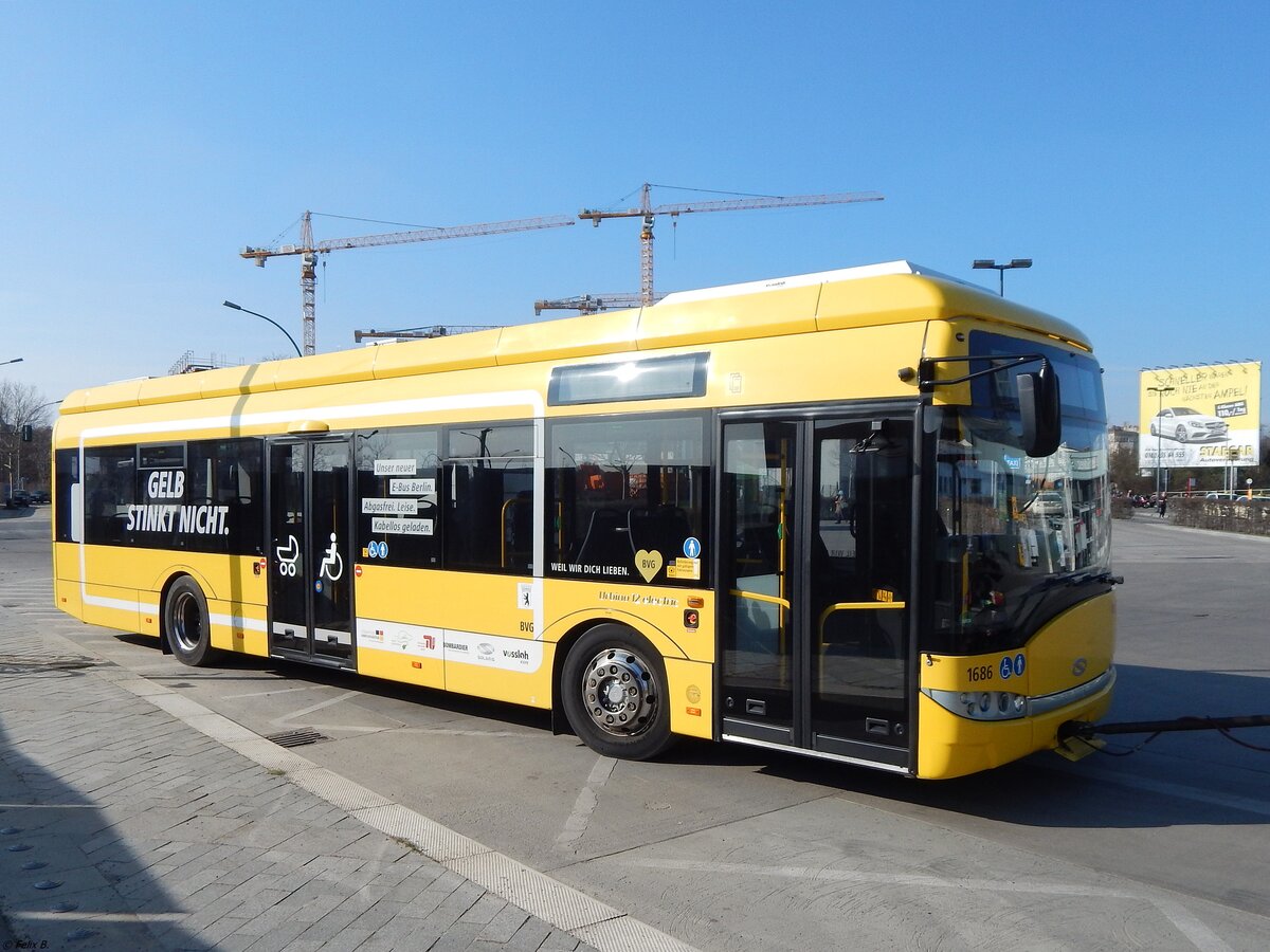 Am Haken: Solaris Urbino 12 electric der BVG in Berlin am 30.03.2019