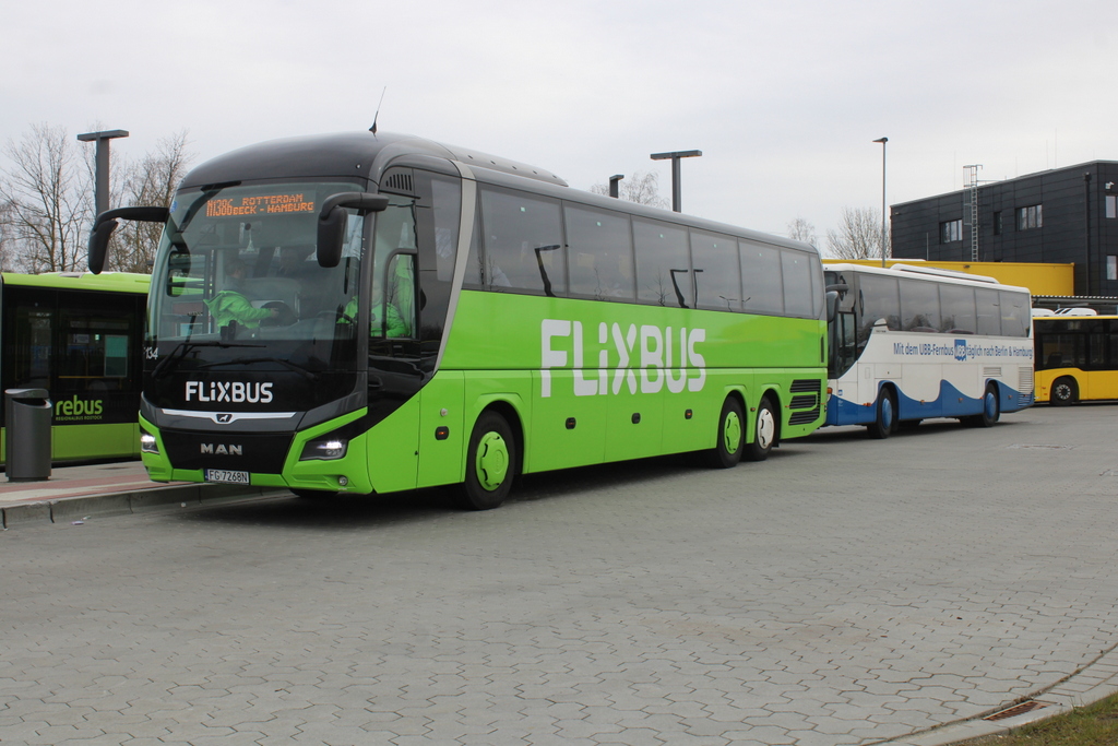 Am Morgen des 23.03.204 stand Man Flixbus als 386 von Rostock nach Rotterdam in Höhe Rotock-Hauptbahnhof/Süd.