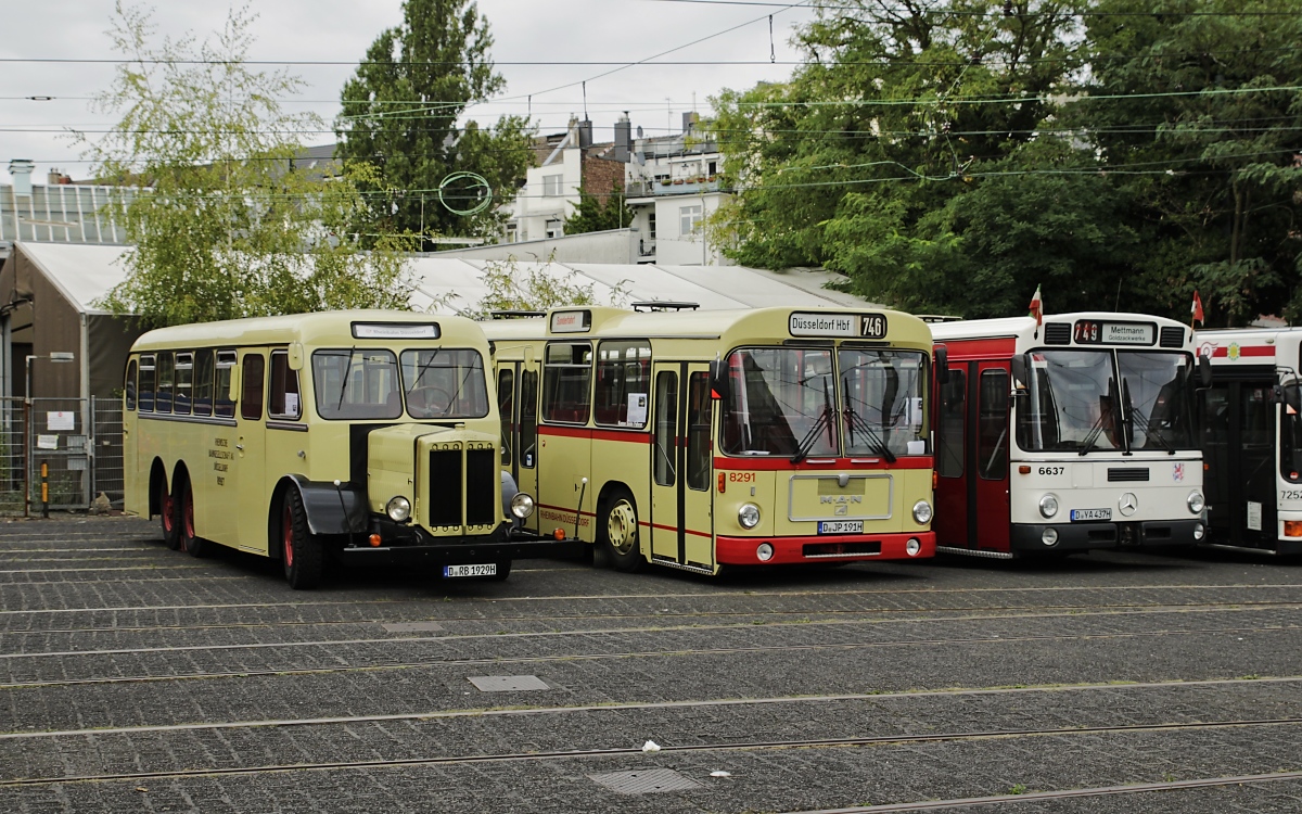 Am  Tag des offenen Denkmals  am 08.09.2019 wurden im ehemaligen Betriebshof Am Steinberg auch drei historische Rheinbahn-Busse ausgestellt, von links nach rechts: Büssing- Schnauzenbus  (Fahrgestell Baujahr 1929, Karosserie Rheinbahn-Hauptwerkstatt), Standard-Gelenkbus 8291 (MAN SG 192, Baujahr 1974), Standard-Linienbus 6637 (Daimler-Benz O 305,Baujahr 1985)