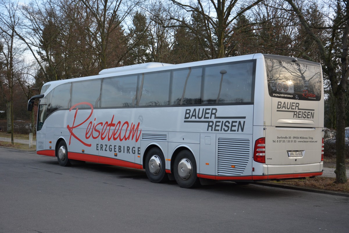 ANA-CB 600 steht am 17.01.2015 an der Olympischen Straße in Berlin. Aufgenommen wurde ein Mercedes Benz Tourismo.
