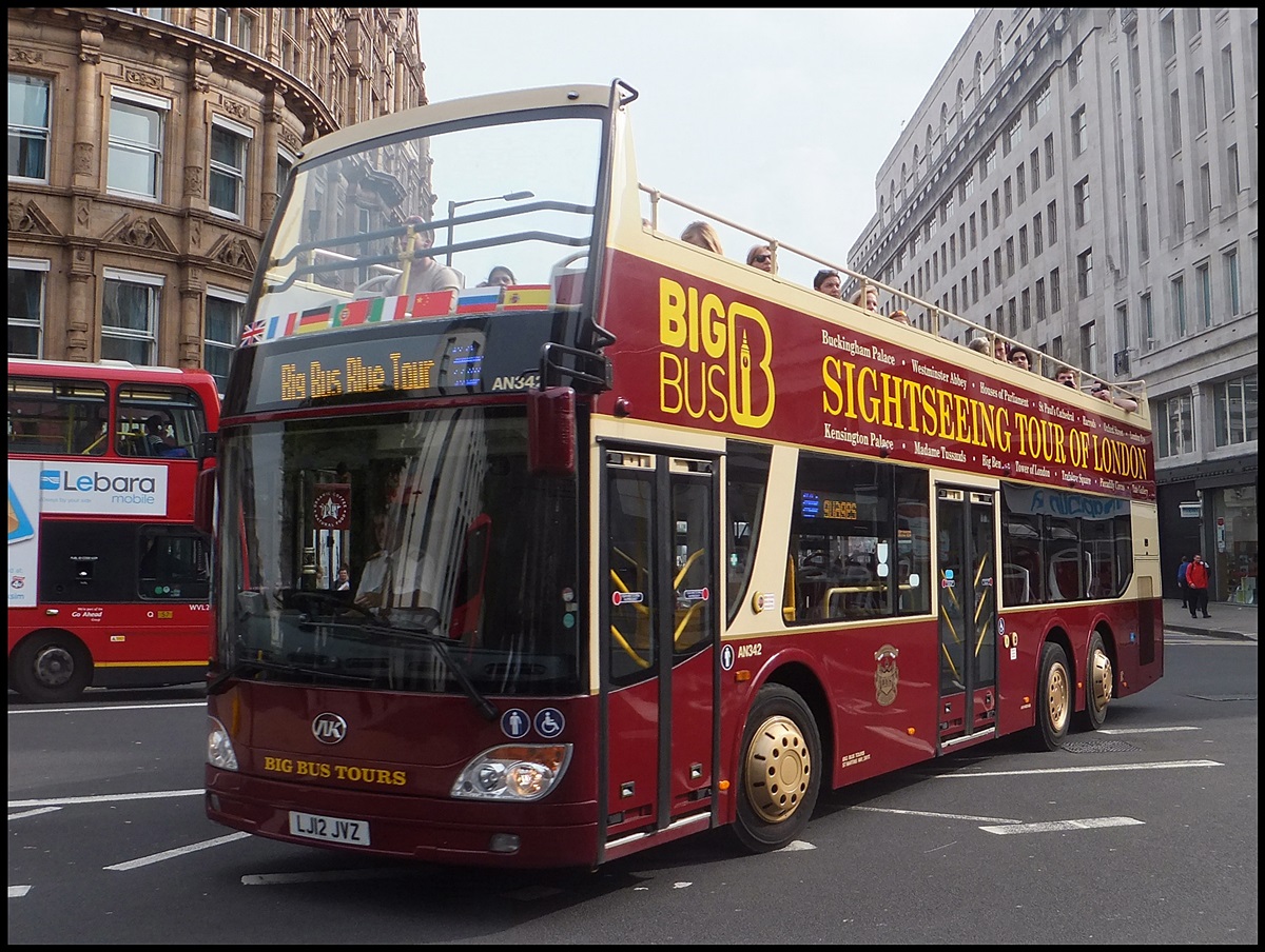 Ankai von Big Bus Tours in London am 25.09.2013