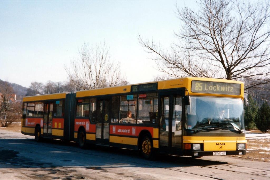 Aus dem Archiv: MAN NL Gelenkbus  DVB , bei Pillnitz 1996