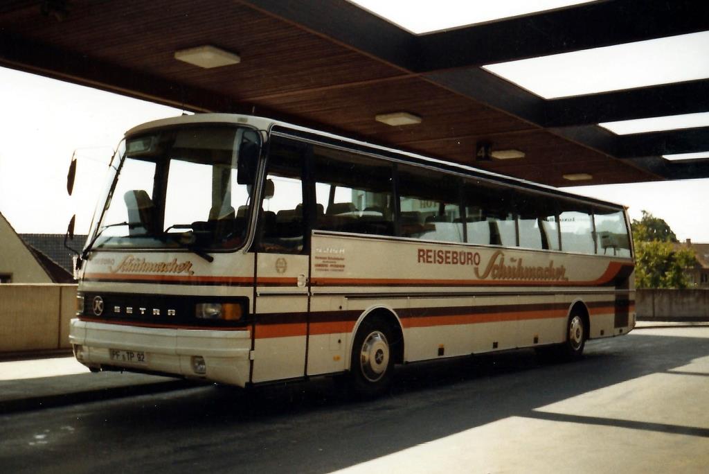 Aus dem Archiv: Setra S 215 H  Schuhmacher , Pforzheim 1988