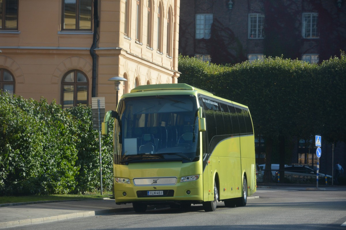 Aus Finnland kommt dieser VOLVO 9700 mit dem Kennzeichen ILN 451. Abgestellt am 18.09.2014 Stockholm.

