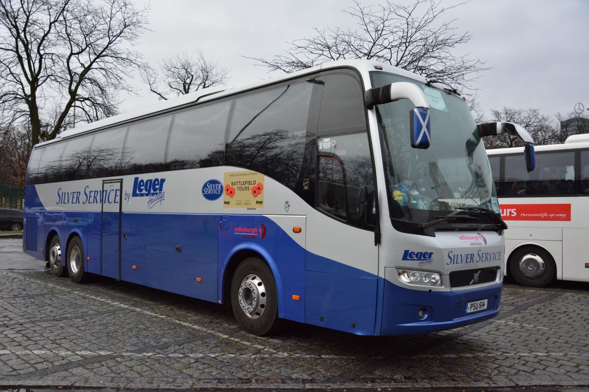 Aus Schottland kommt dieser VOLVO 9700 mit dem Kennzeichen PSU 614 und steht am 24.12.2014 auf dem Hardenbergplatz in Berlin.
