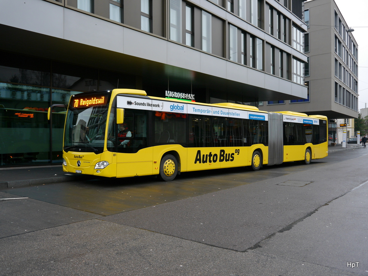 AutoBus AG Liestal - Mercedes Citaro Nr.81  BL 7323 bei den Bushaltestellen vor dem Bahnhof in Liestal am 23.12.2017
