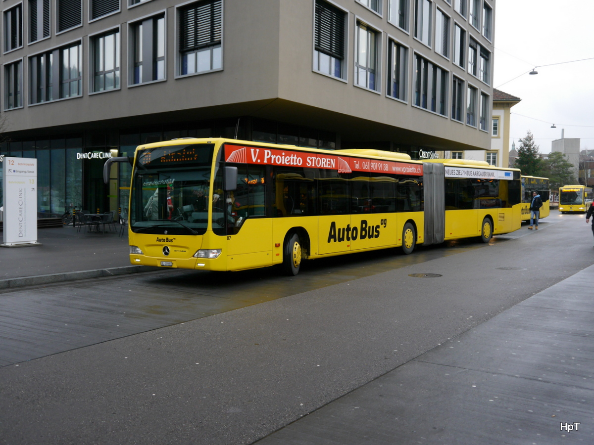 AutoBus AG Liestal - Mercedes Citaro Nr.87  BL 20985 bei den Bushaltestellen vor dem Bahnhof in Liestal am 23.12.2017
