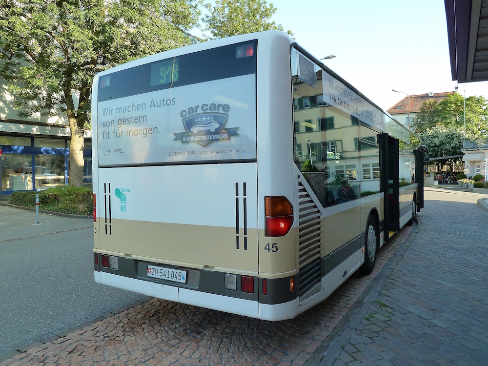 AZZK Zollikon, Mercedes-Benz Citaro (Nr. 45/ZH 541045, 2000) am Di 8. September 2015 am Bahnhof Küsnacht ZH.