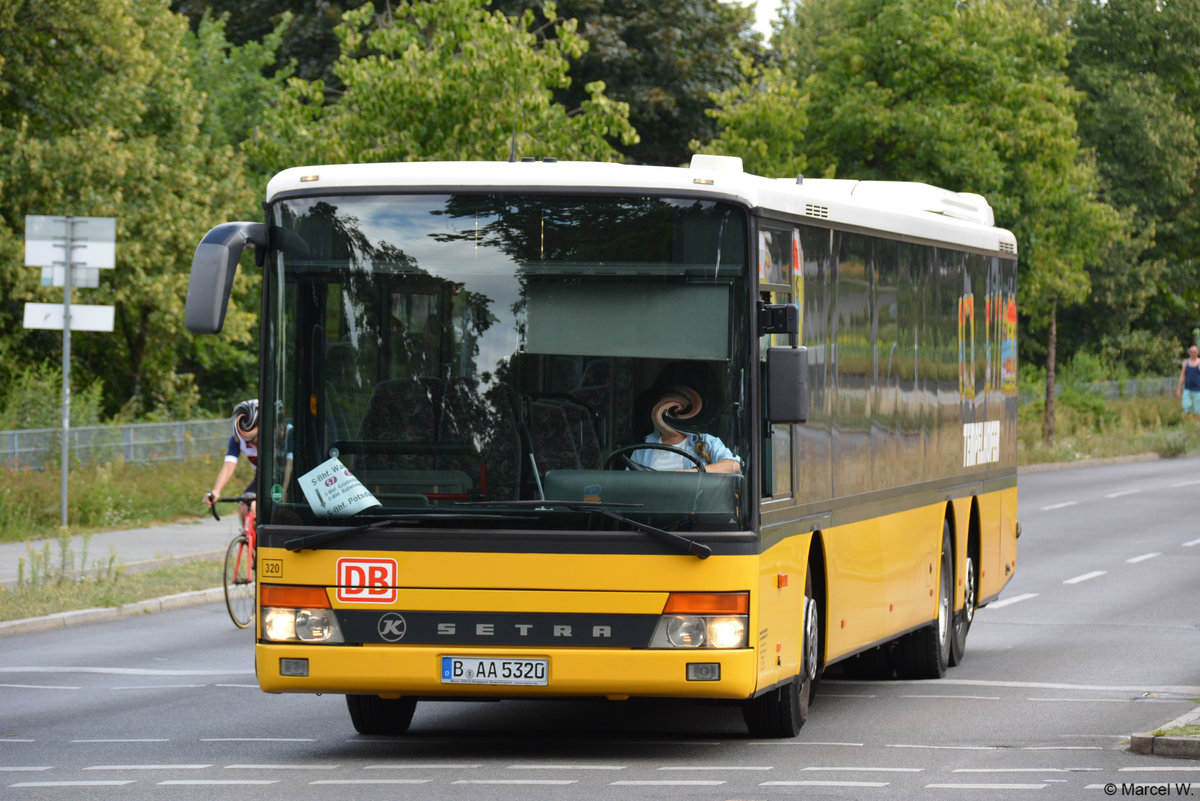 B-AA 5320 ist am 05.08.2018 für die S-Bahn Berlin GmbH als SEV unterwegs. Aufgenommen wurde ein Setra S 319 NF / Bahnhof Wannsee.